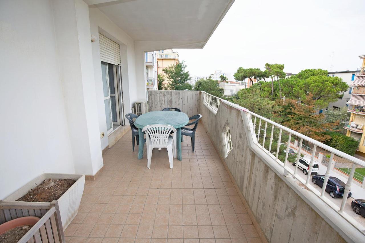 Sirena Apartments Лидо-дельи-Эстенси Экстерьер фото