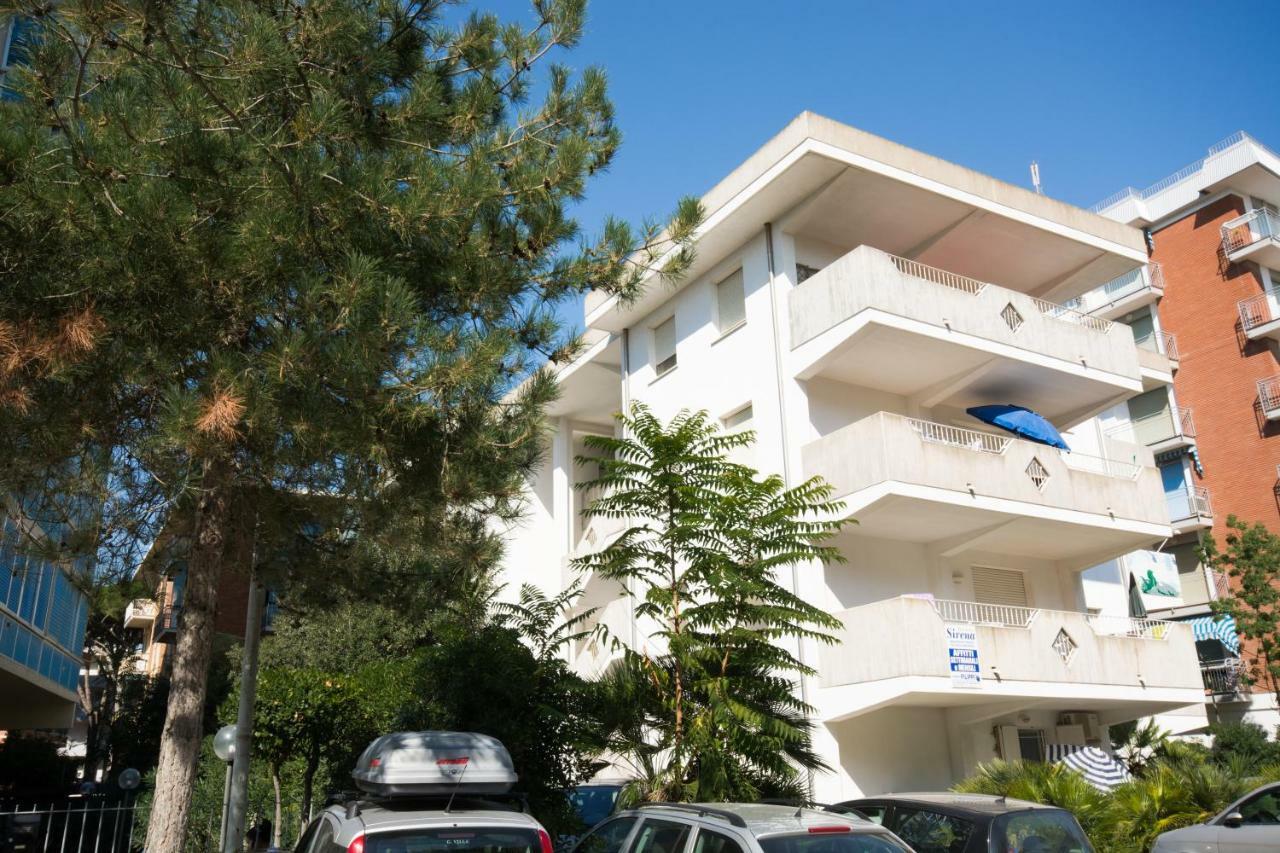 Sirena Apartments Лидо-дельи-Эстенси Экстерьер фото